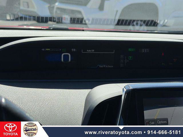 Certified 2018 Toyota Prius Four w/ Advanced Technology Package image 19
