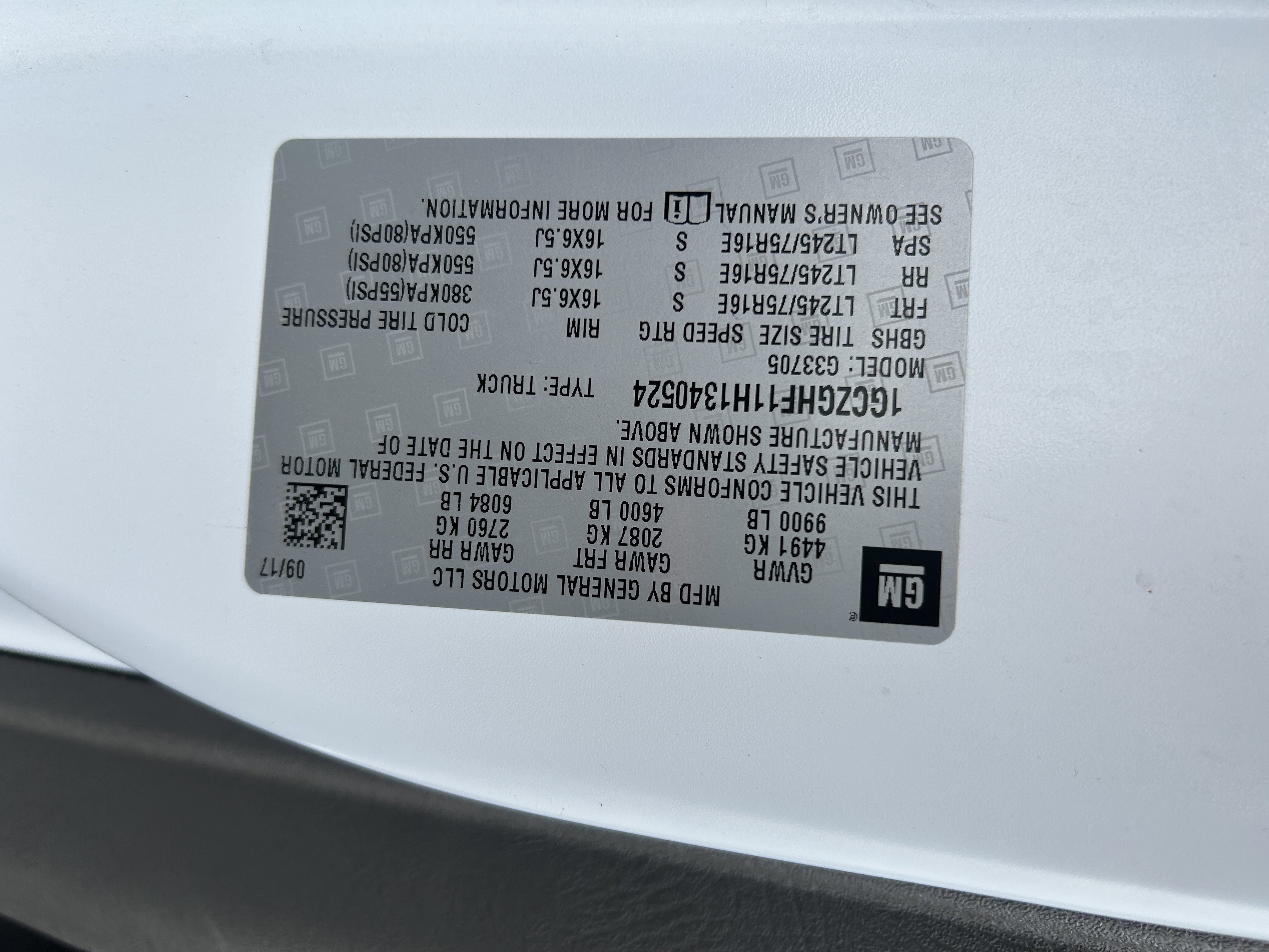 Used 2017 Chevrolet Express 3500 Extended image 16