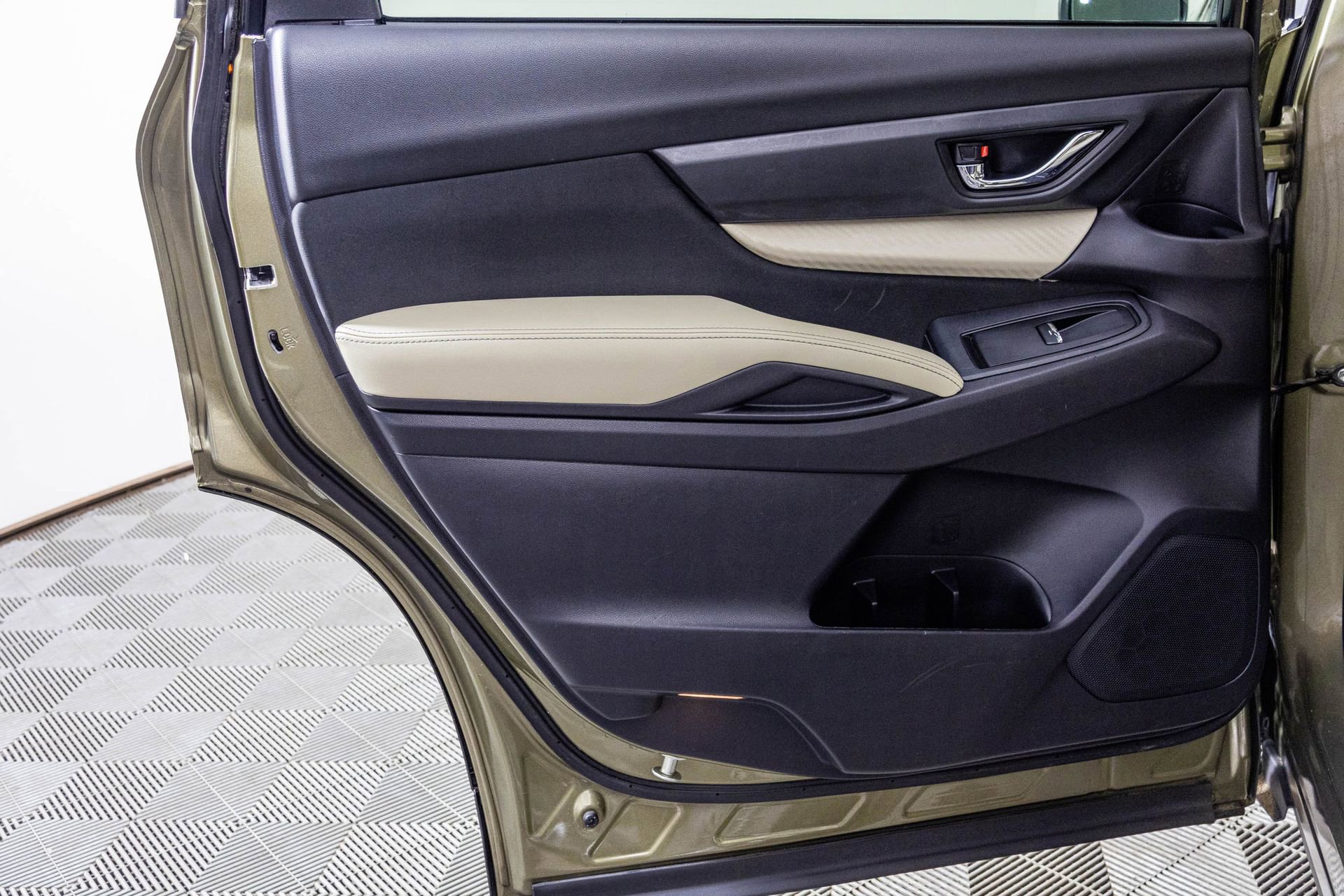 Used 2022 Subaru Ascent Premium w/ Convenience Package image 41