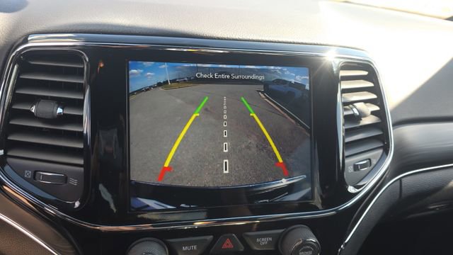 Used 2022 Jeep Grand Cherokee Limited w/ Tech Group image 21