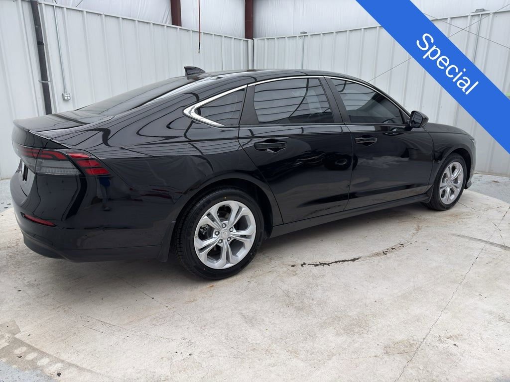 Used 2023 Honda Accord LX image 11