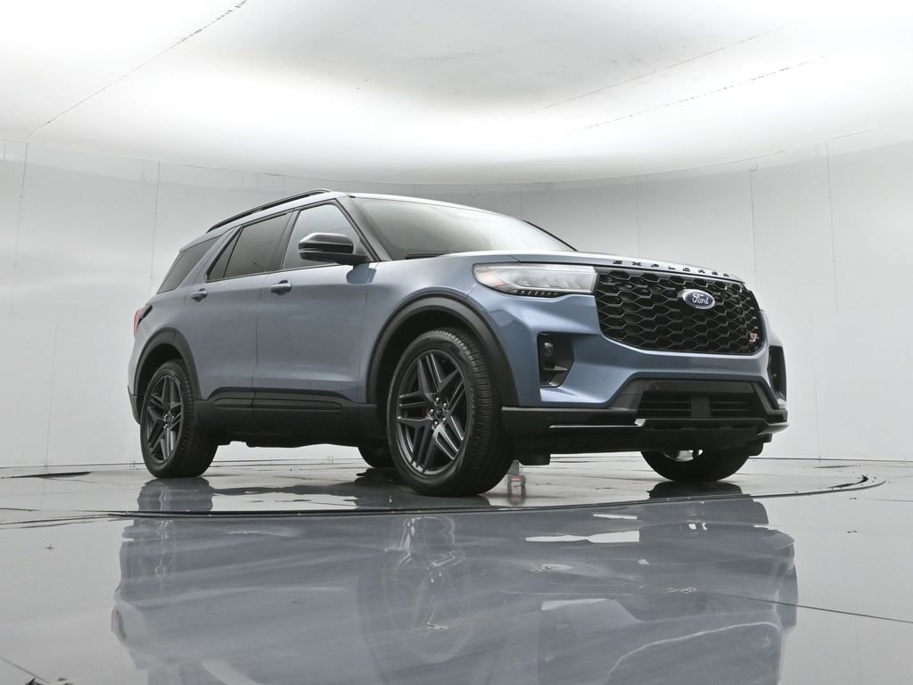 Used 2025 Ford Explorer ST image 49