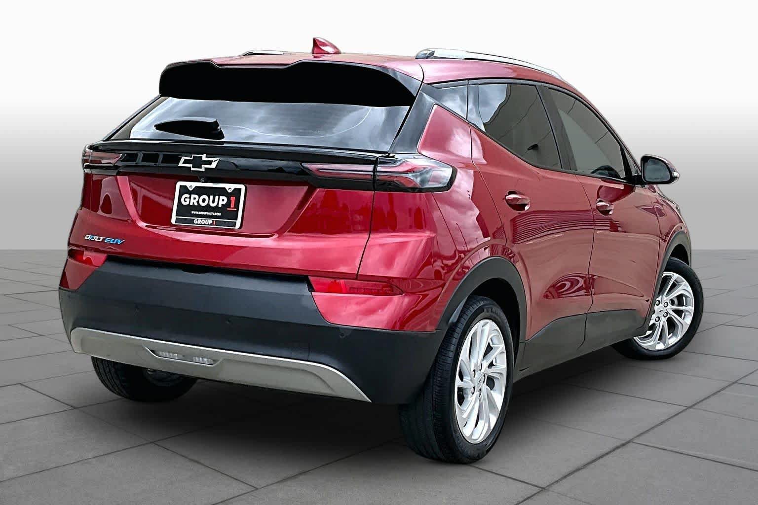 Used 2022 Chevrolet Bolt EUV LT w/ Comfort Package FWD image 12