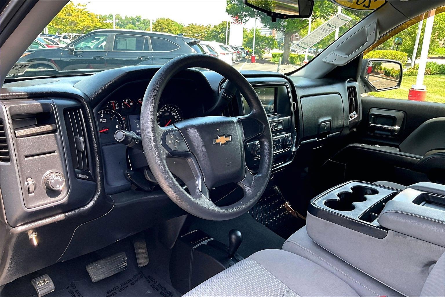 Used 2018 Chevrolet Silverado 1500 Custom w/ Custom Value Package AWD/4WD image 12