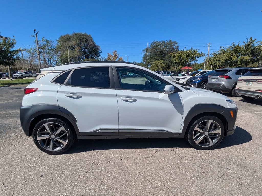Used 2021 Hyundai Kona Limited FWD image 3