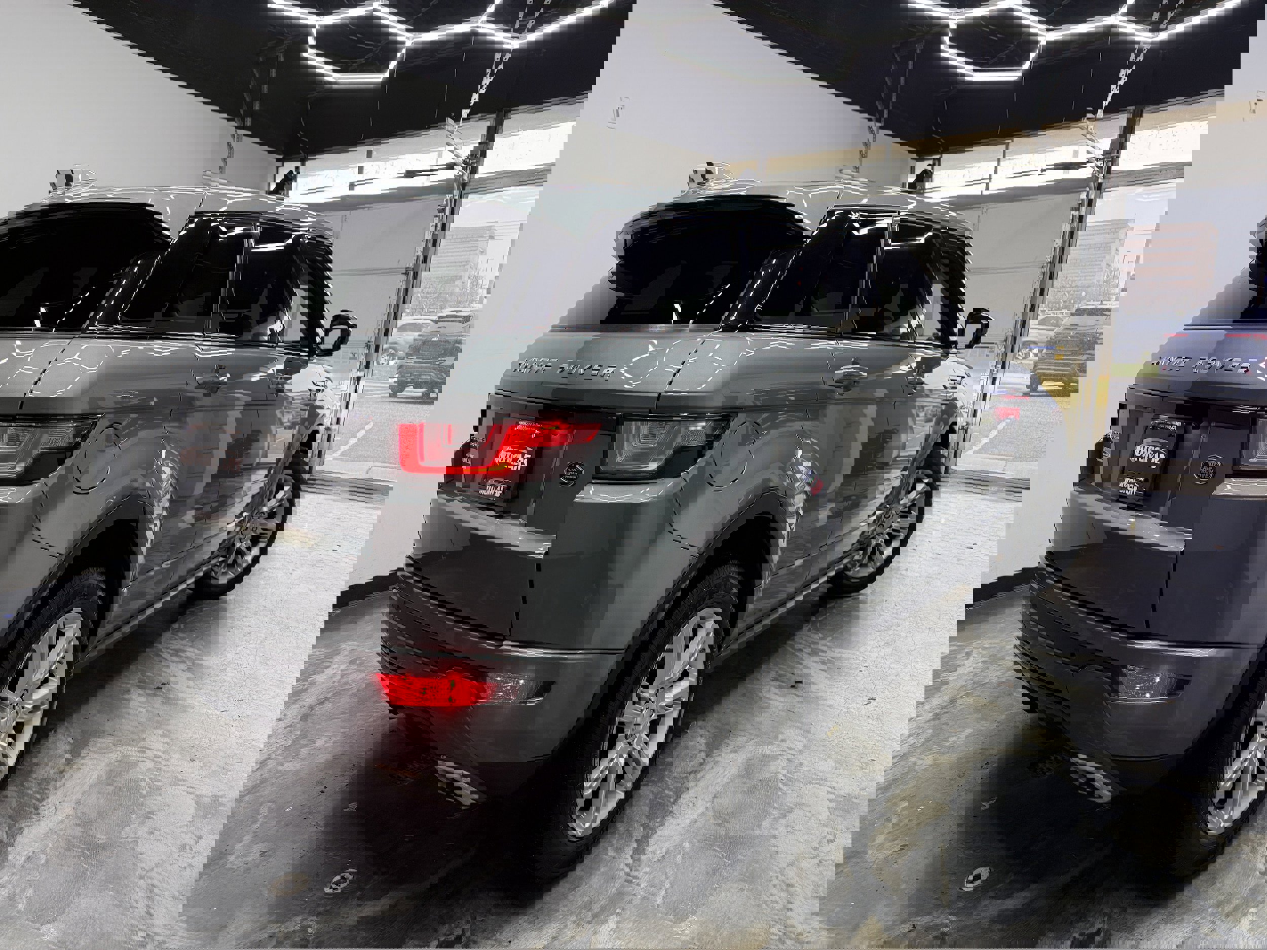 Used 2016 Land Rover Range Rover Evoque HSE Dynamic image 5