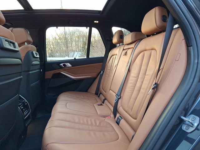 Used 2019 BMW X5 xDrive40i w/ Luxury Seating Package image 10