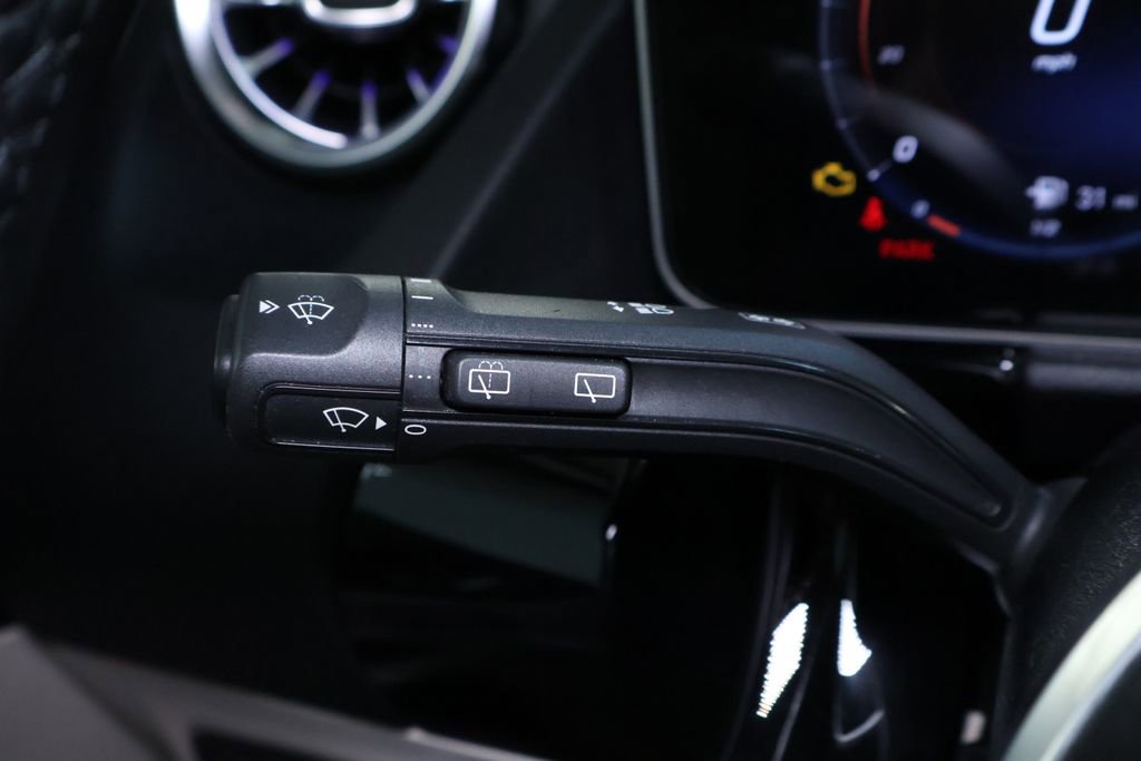 Used 2021 Mercedes-Benz GLA 250 4MATIC w/ Premium Package image 28