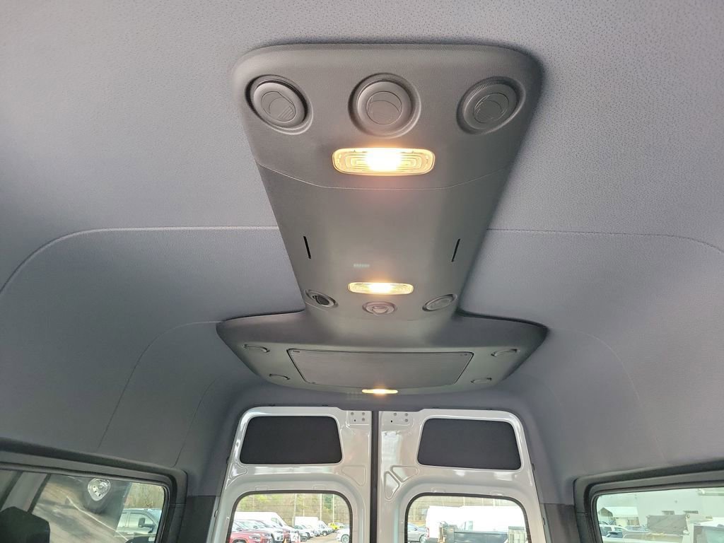 Used 2025 Mercedes-Benz Sprinter 2500 image 10