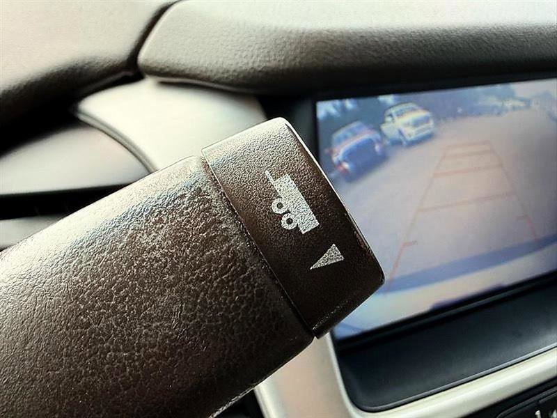 Used 2018 GMC Yukon SLT w/ Premium Edition image 53