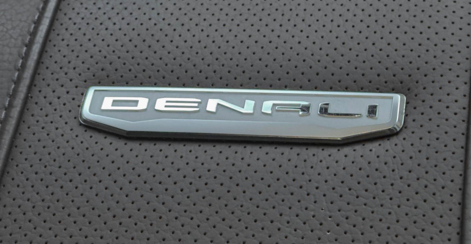 Used 2025 GMC Sierra 2500 Denali w/ Denali Reserve Package image 15