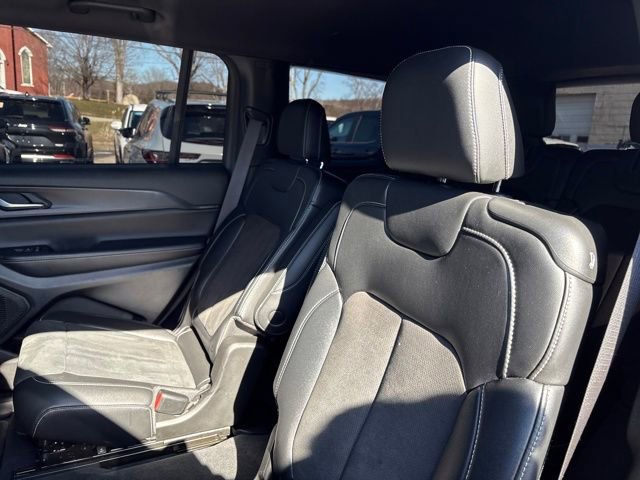 Used 2024 Jeep Grand Cherokee L Altitude image 14