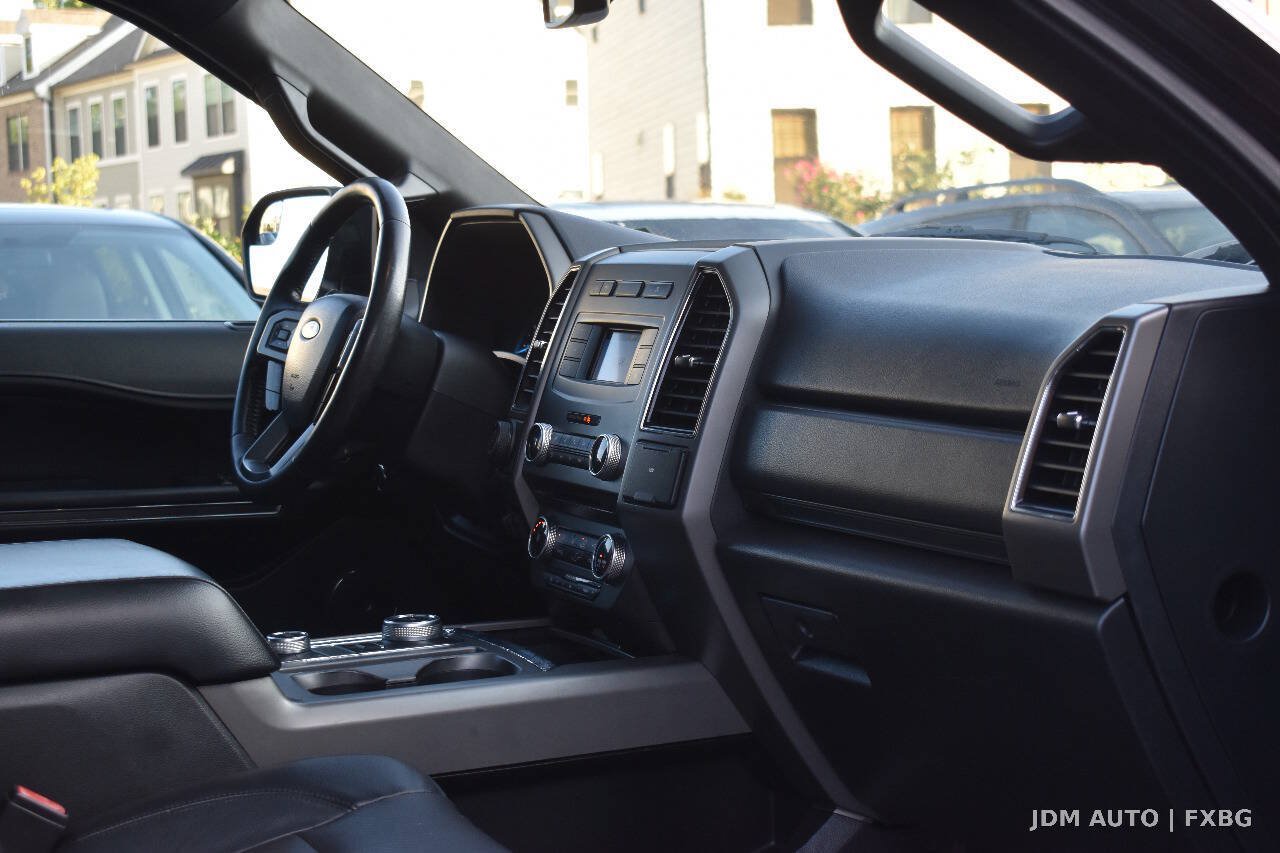 Used 2018 Ford Expedition Max XLT AWD/4WD image 17