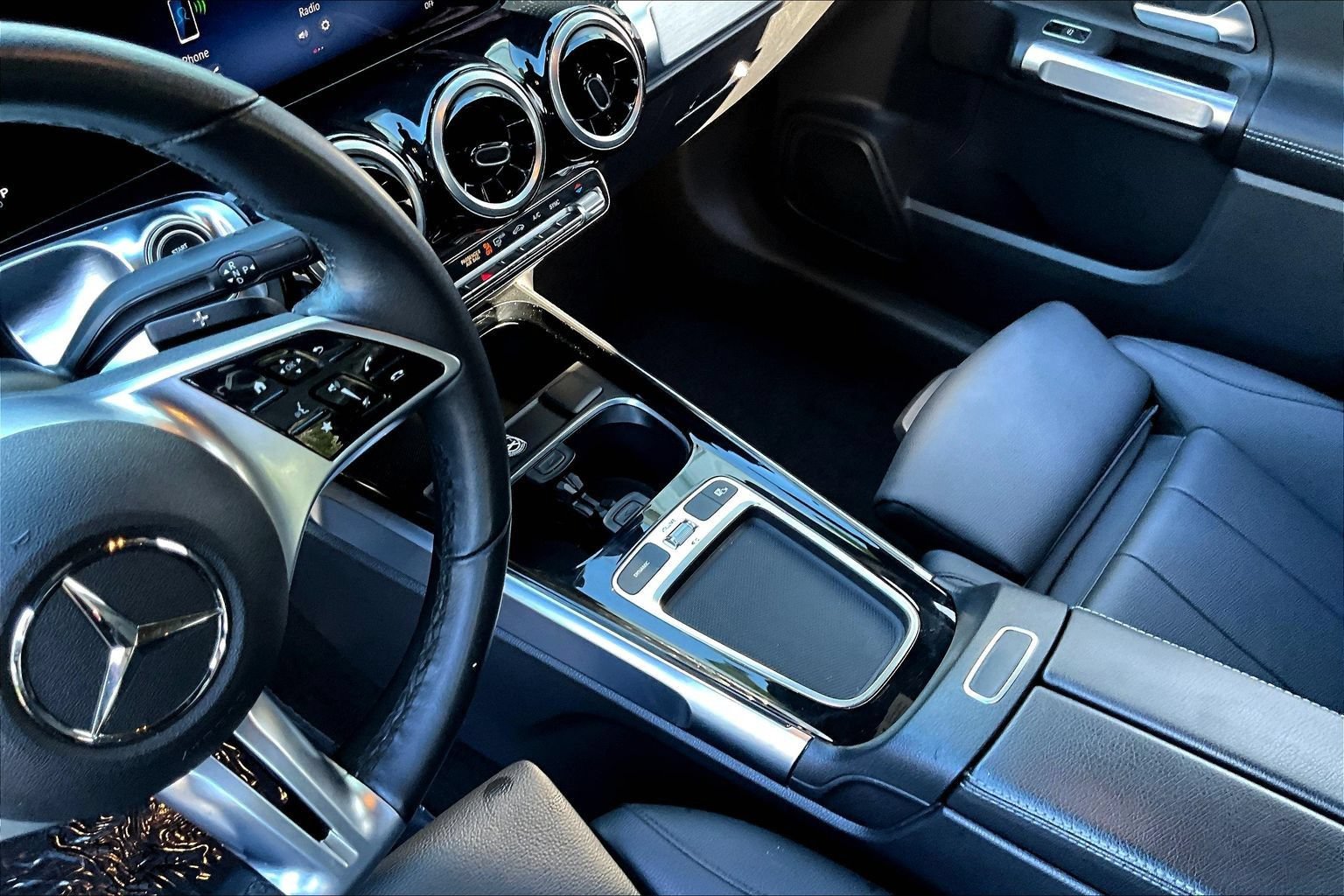 Used 2025 Mercedes-Benz GLB 250 image 21