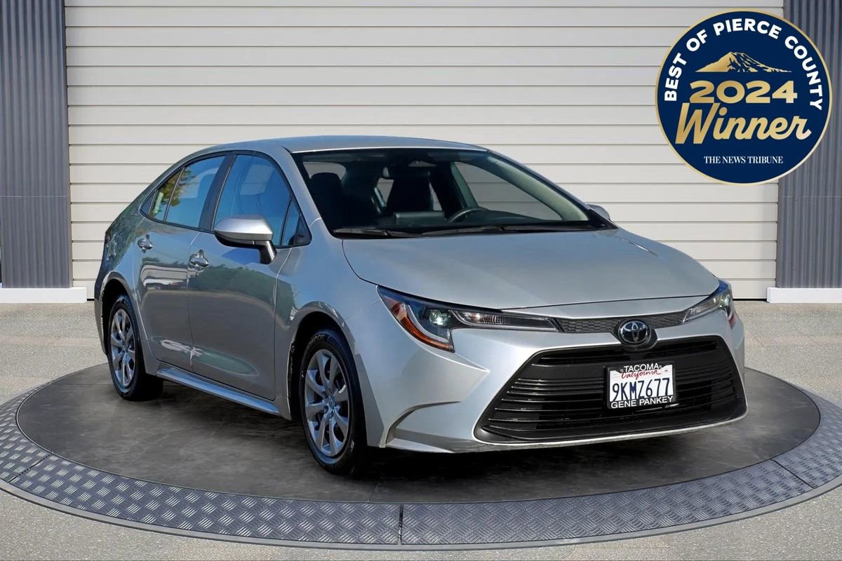 Used 2024 Toyota Corolla LE image 1