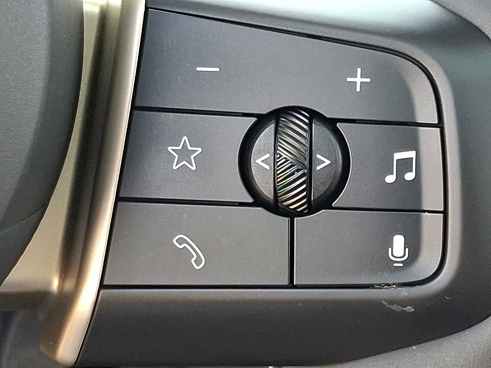 Used 2025 MINI Cooper 2-Door Hardtop FWD image 24