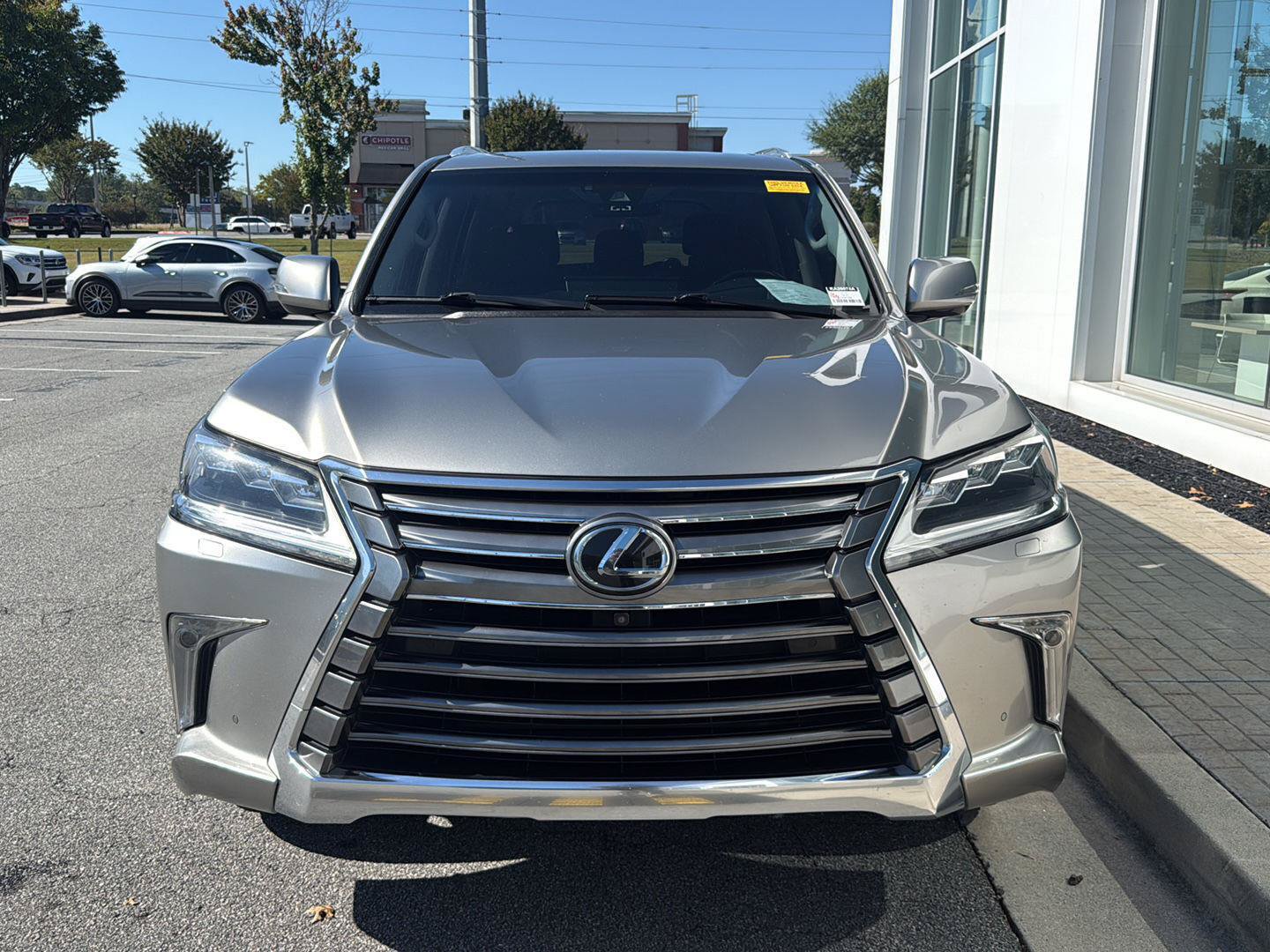 Used 2016 Lexus LX 570 4WD w/ Luxury Package image 3