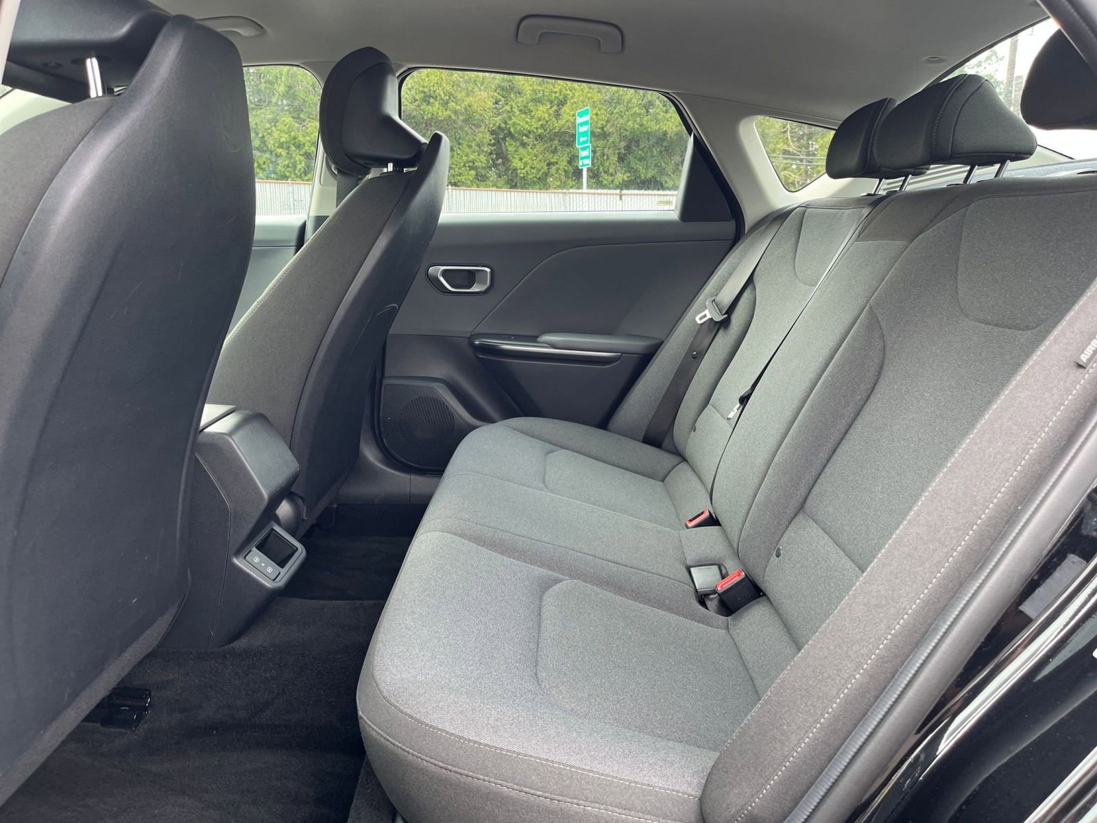 Used 2025 Kia K4 LXS image 24