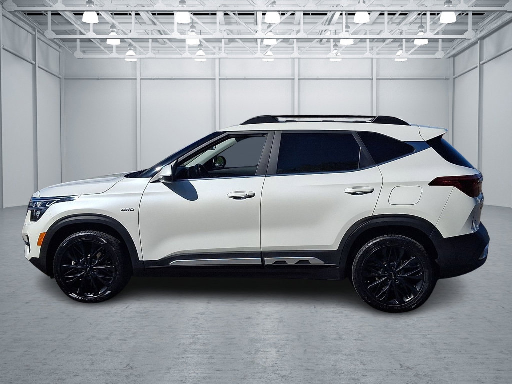 Used 2023 Kia Seltos Nightfall Edition AWD/4WD image 2