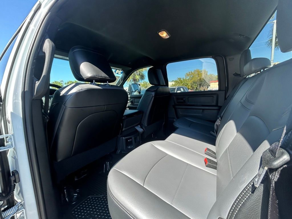 Used 2024 RAM 3500 Tradesman w/ Chrome Appearance Group image 15