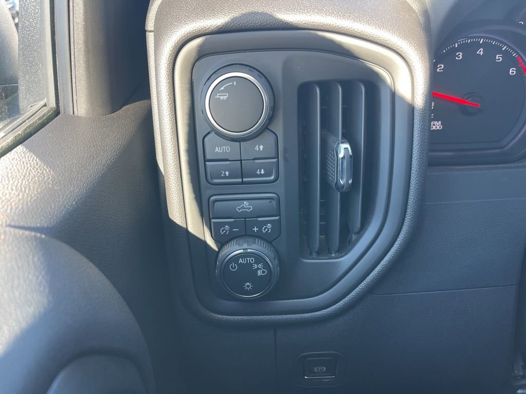 Used 2025 Chevrolet Silverado 1500 W/T w/ WT Value Package image 20