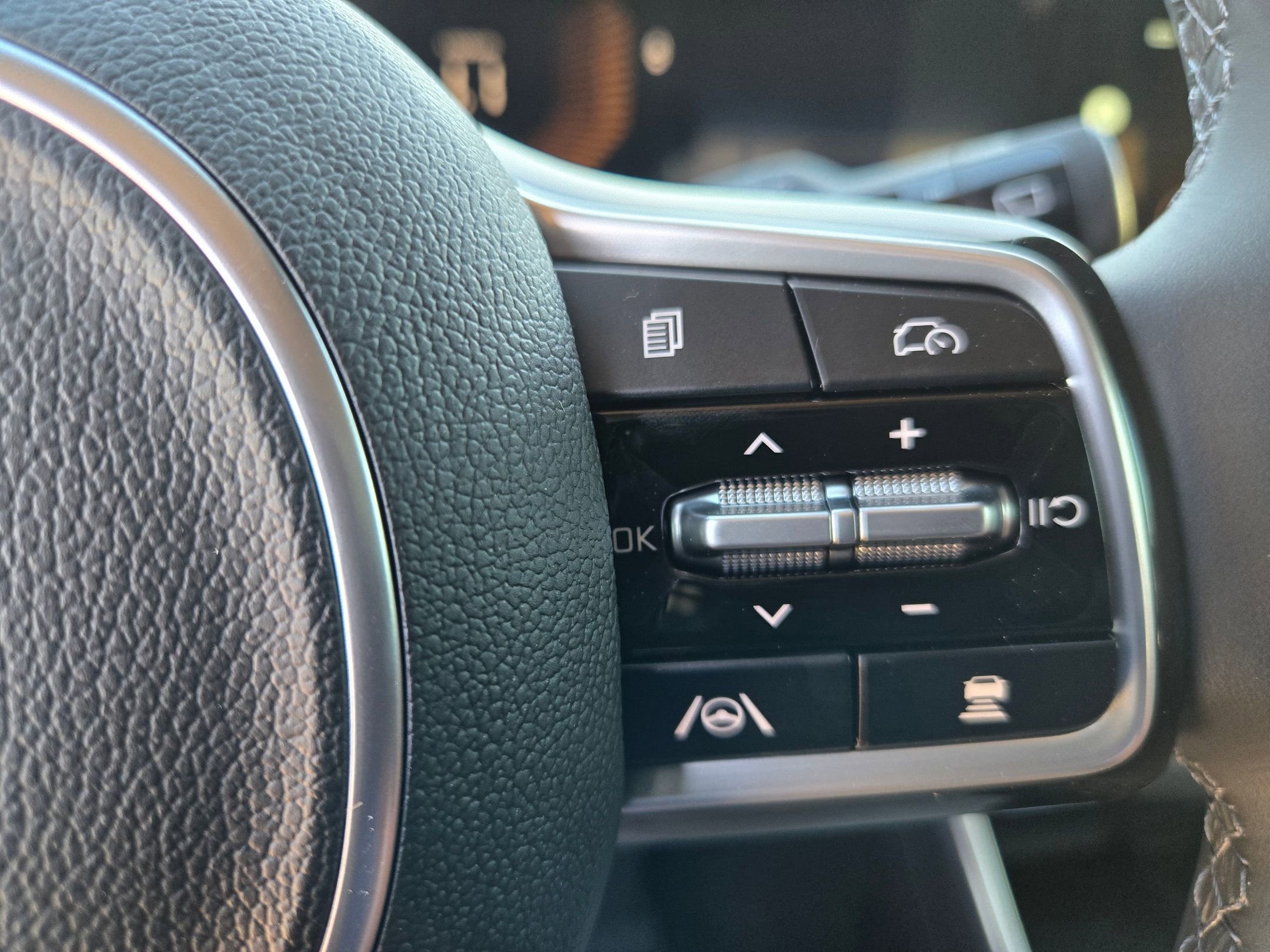 New 2026 Kia Carnival EX FWD image 27