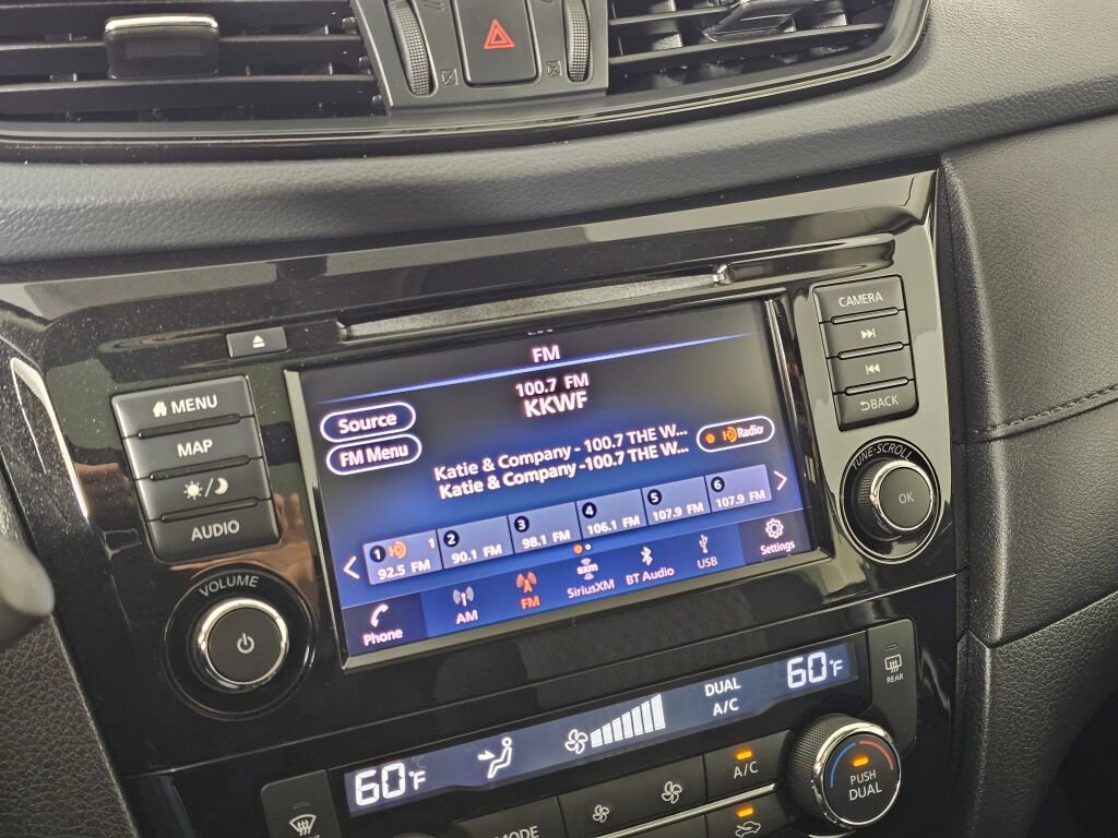 Used 2018 Nissan Rogue SV w/ Sun & Sound Touring Package image 27