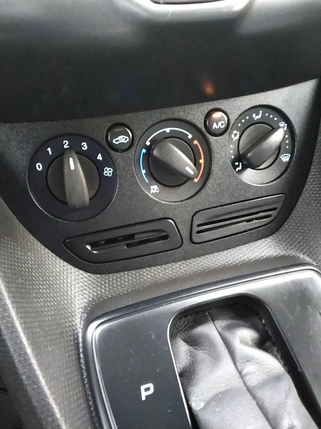 Used 2015 Ford Transit Connect XL image 19