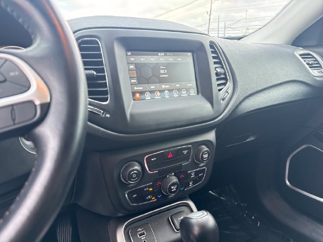 Used 2020 Jeep Compass Latitude FWD image 18