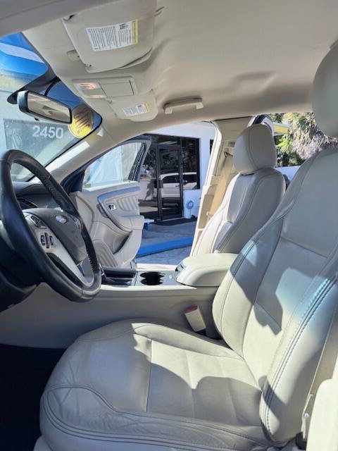 Used 2018 Ford Taurus SEL w/ Equipment Group 201A FWD image 10