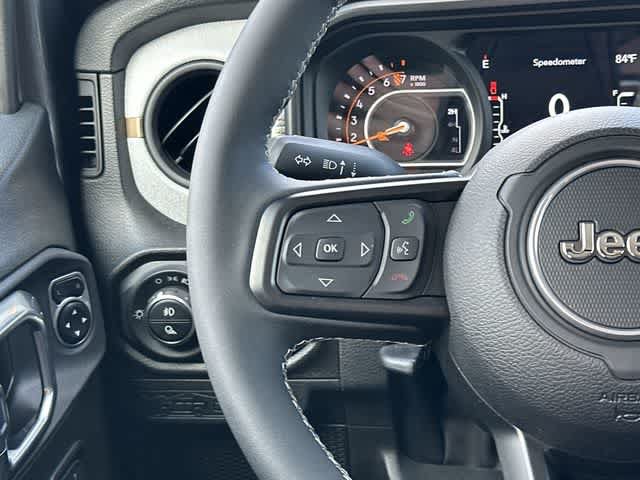 Used 2025 Jeep Gladiator Sport AWD/4WD image 8