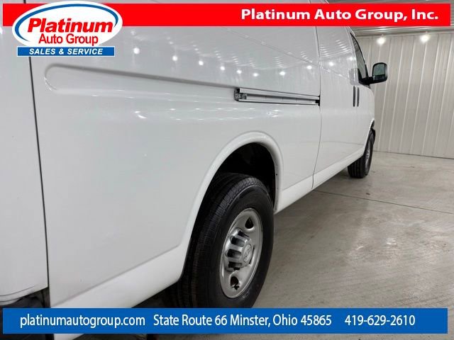 Used 2016 Chevrolet Express 3500 Extended image 45