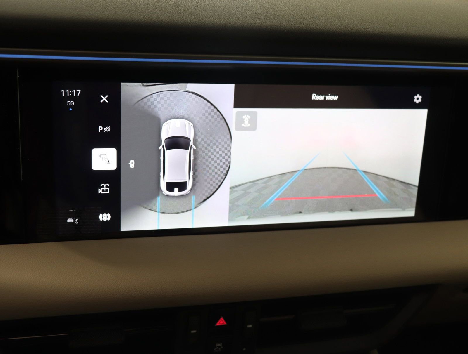 Certified 2025 Porsche Macan 4S Electric image 29