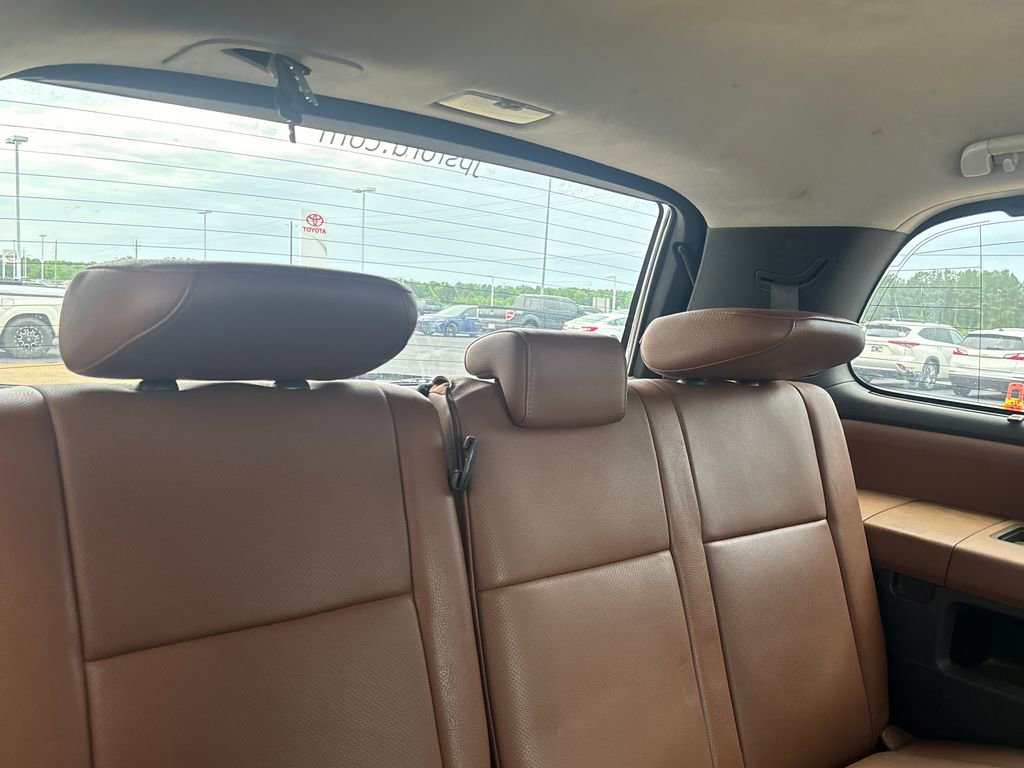 Used 2014 Toyota Sequoia Platinum RWD image 27