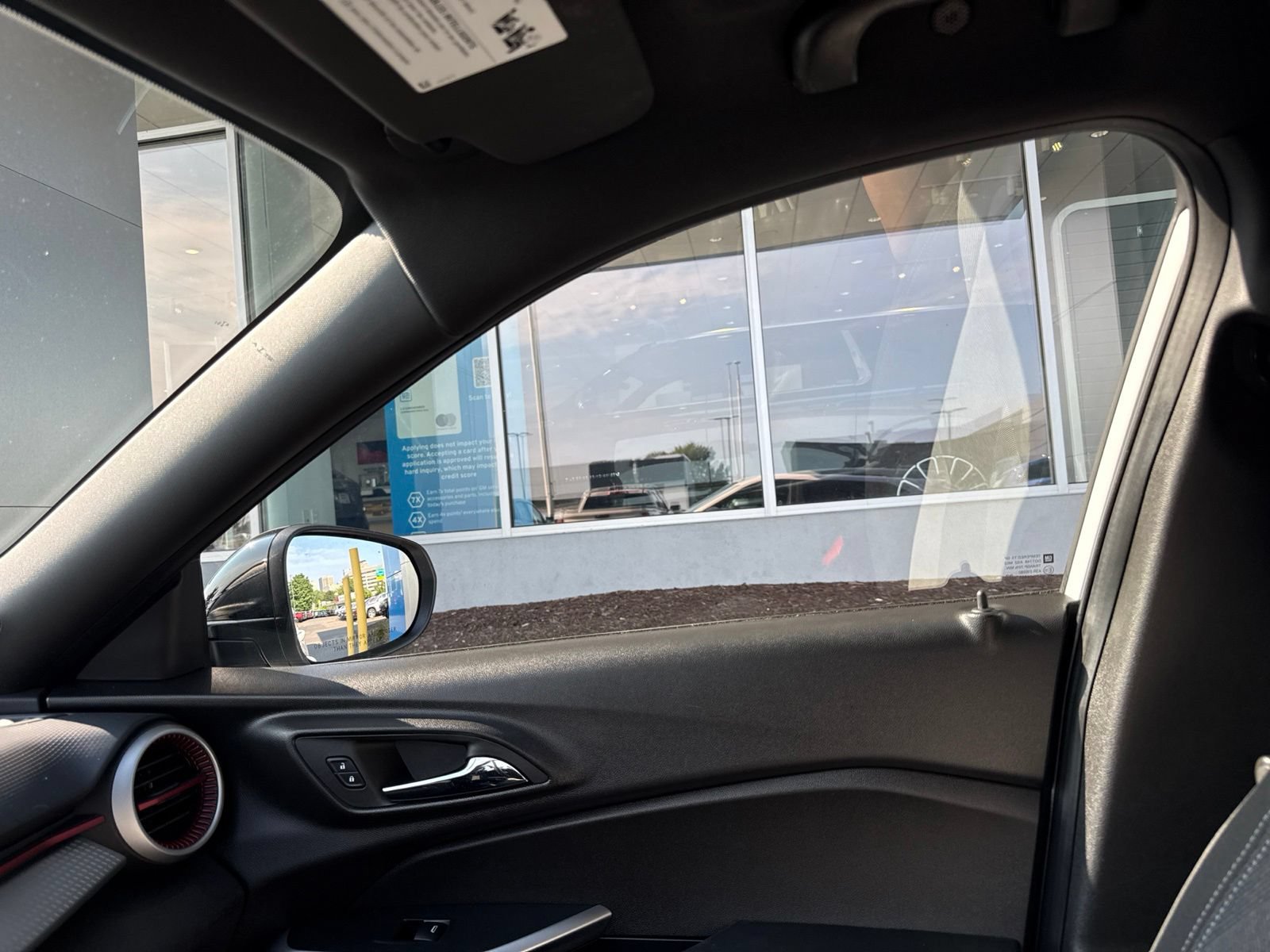 Used 2024 Chevrolet Trax RS FWD image 27