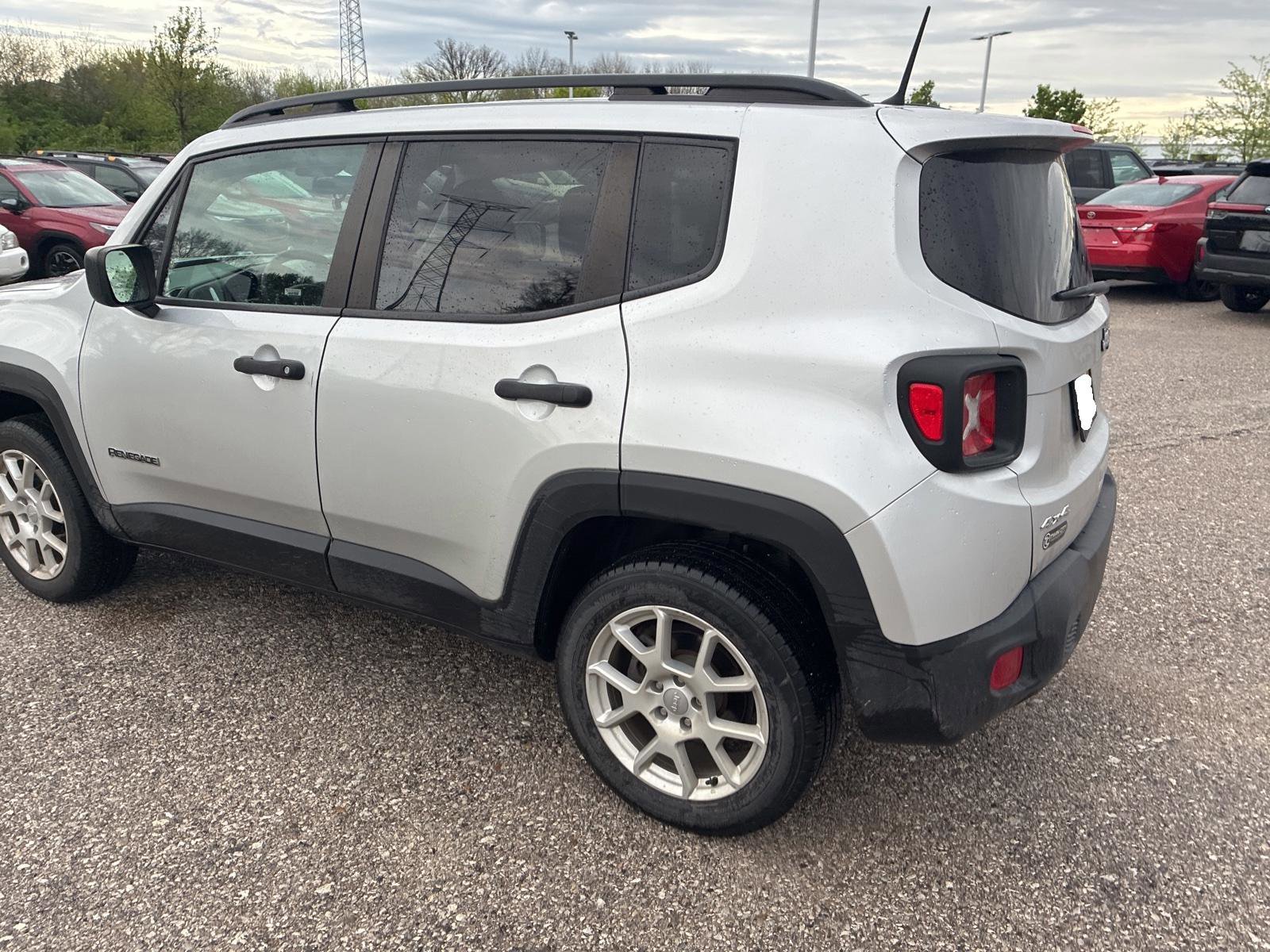Used 2019 Jeep Renegade Sport w/ Sport Appearance Group image 14