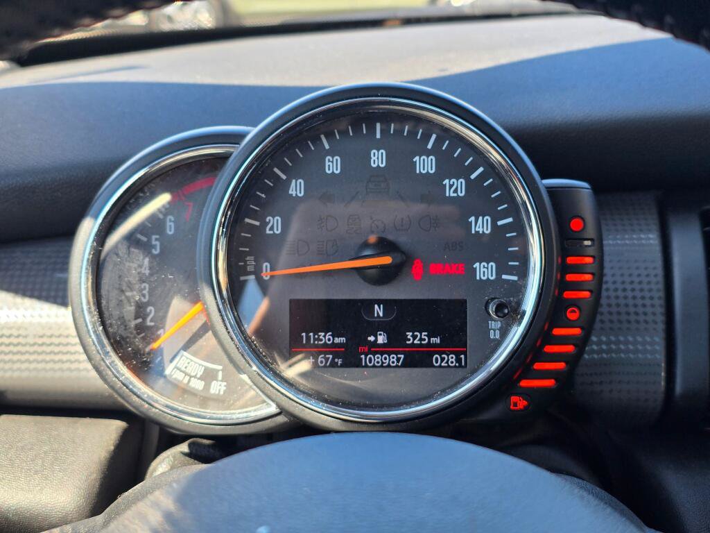 Used 2015 MINI Cooper 4-Door Hardtop FWD image 21