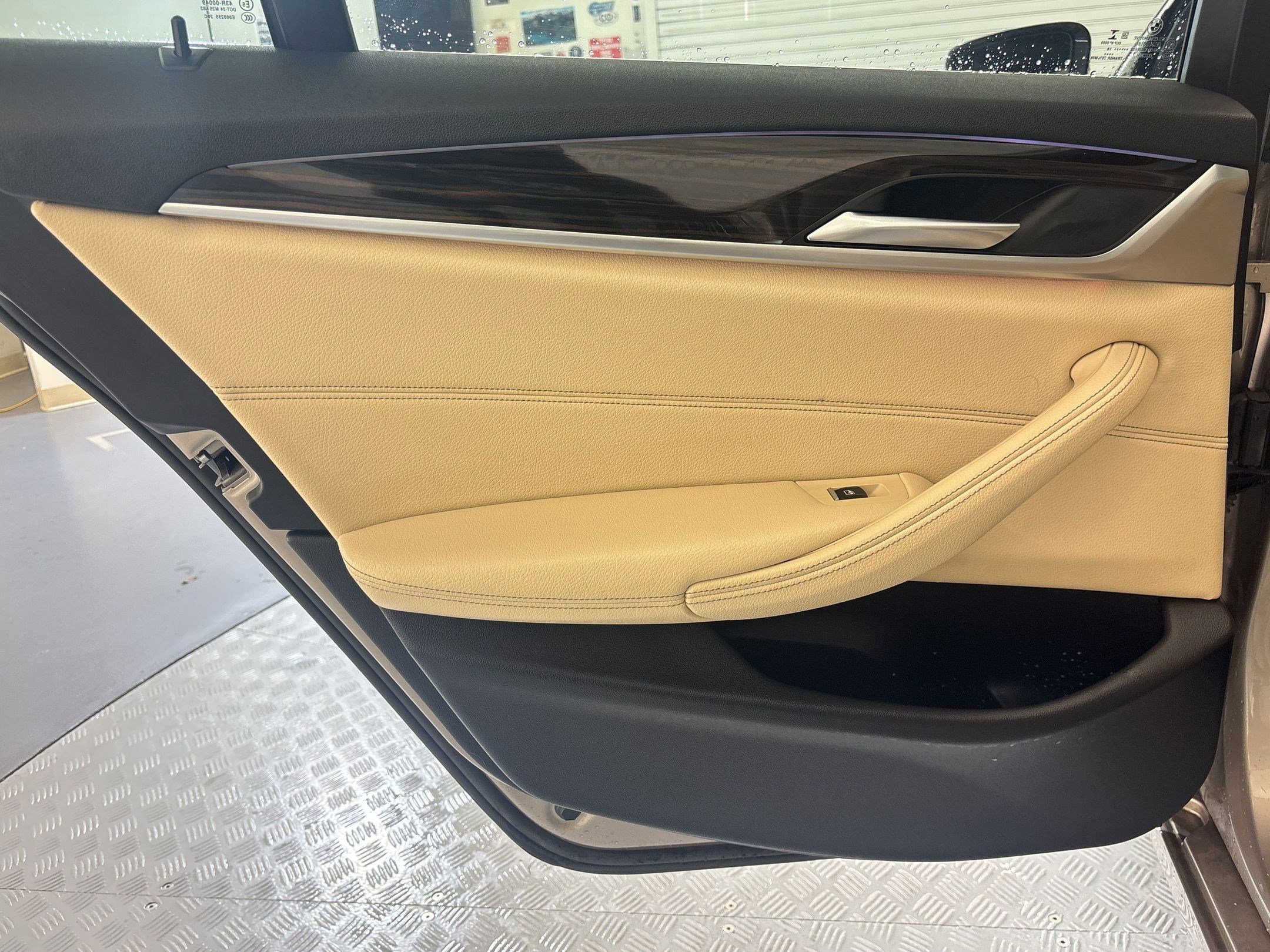 Used 2018 BMW 530e w/ Premium Package 2 RWD image 34