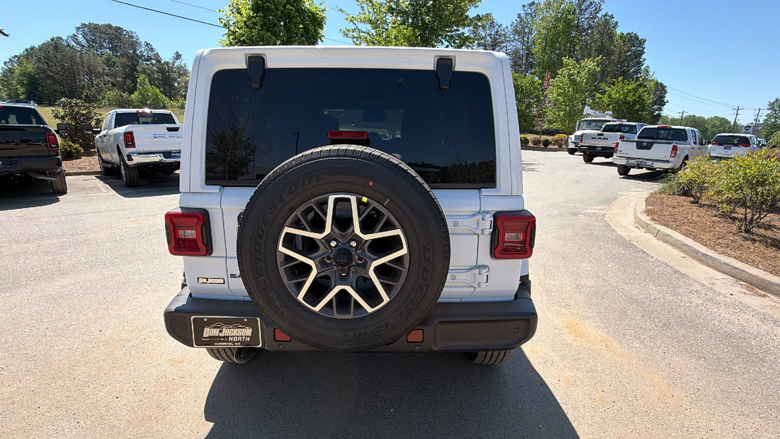 New 2026 Jeep Wrangler Sahara AWD/4WD image 9