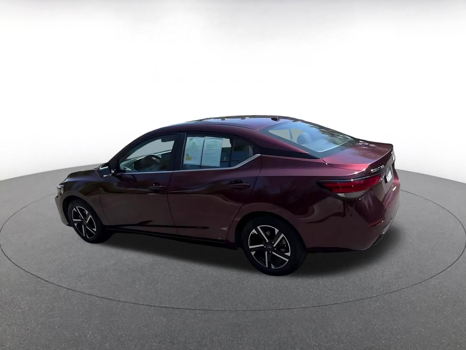 Used 2025 Nissan Sentra SV FWD image 9