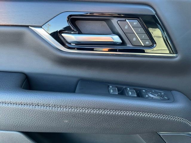 Used 2025 GMC Yukon Denali image 11