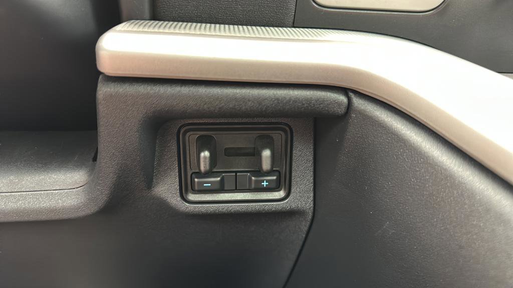 Used 2025 Ford Expedition Max Active AWD/4WD image 24