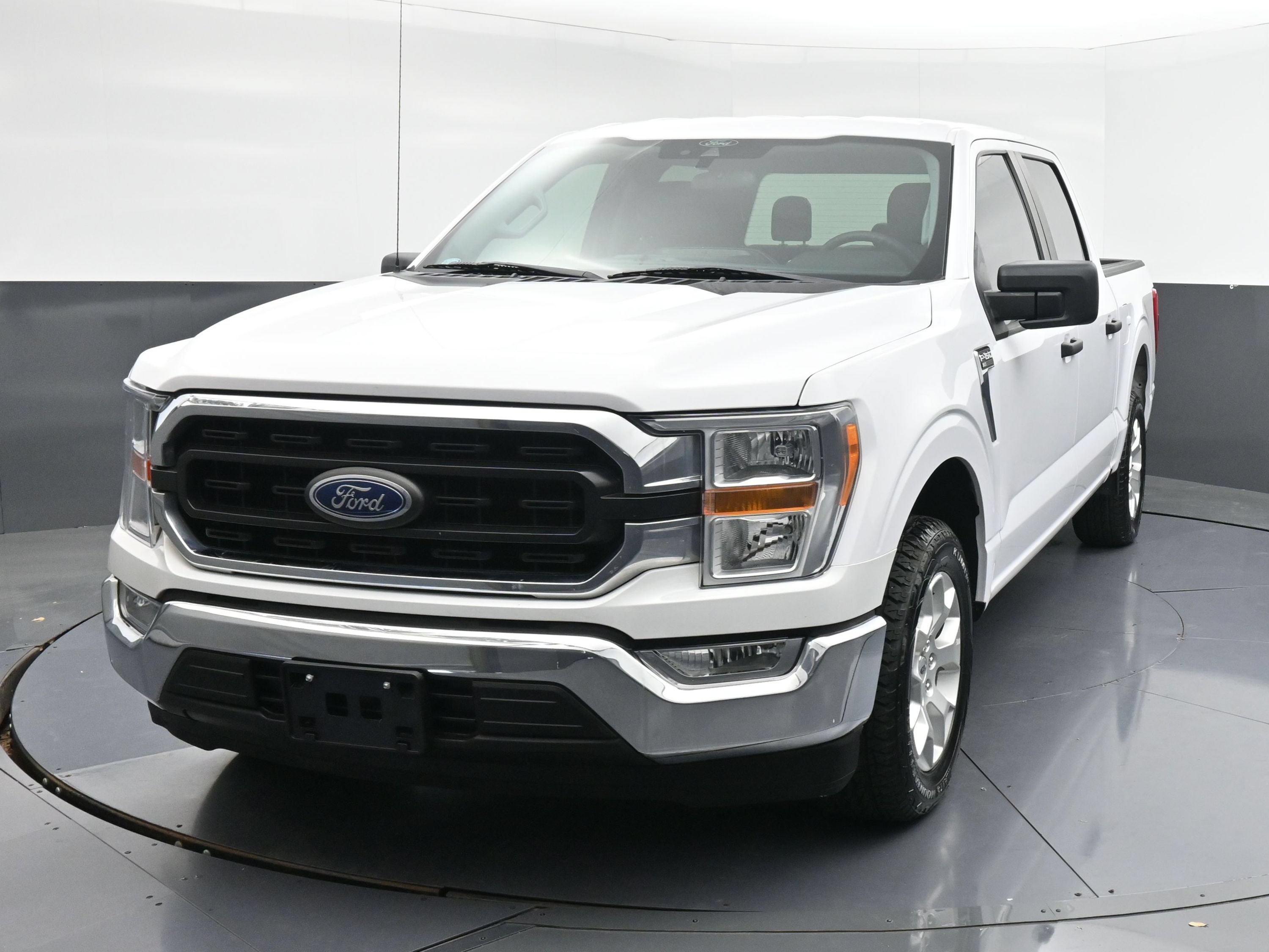 Used 2021 Ford F150 XLT RWD image 1