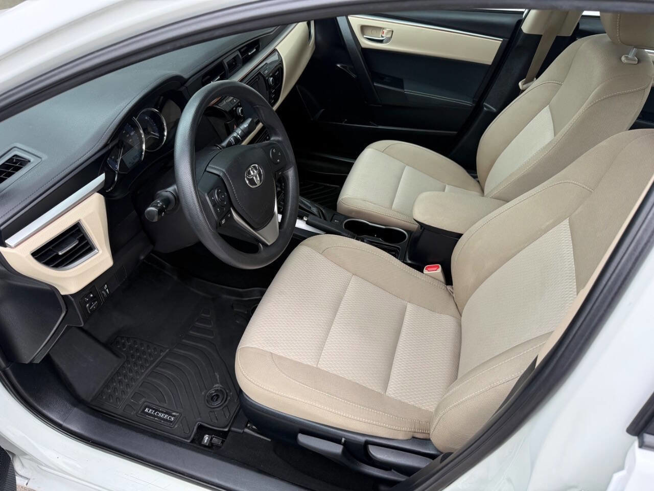 Used 2016 Toyota Corolla LE FWD image 11