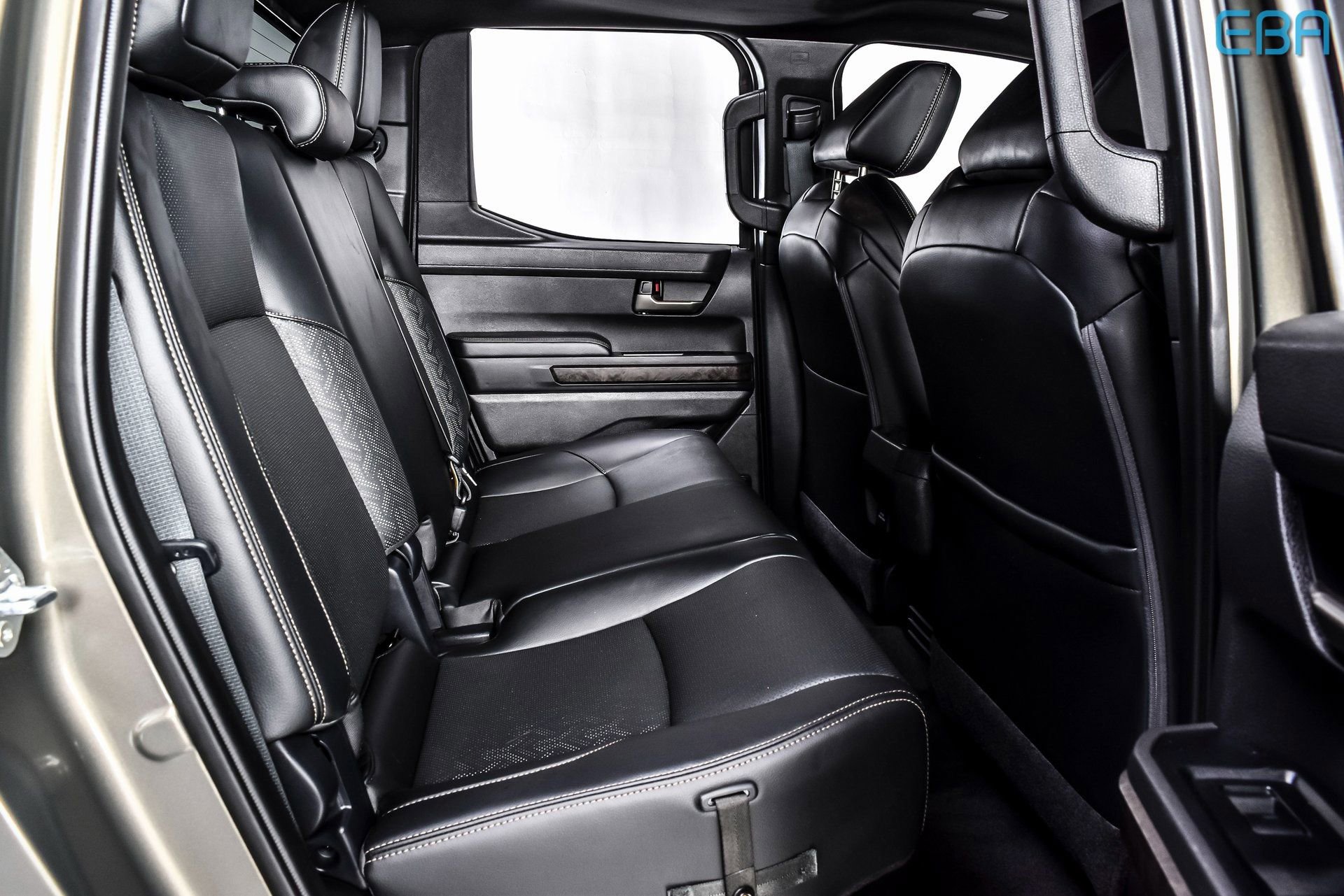 Used 2025 Toyota Tacoma Limited w/ Tow Tech Package image 20