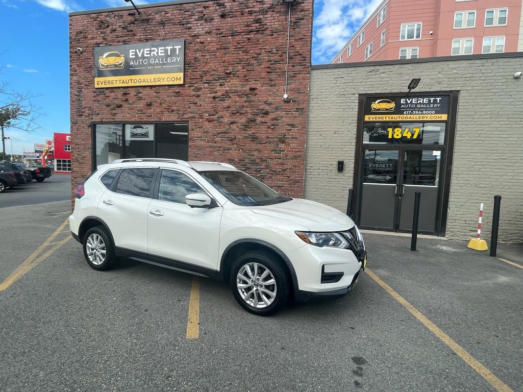 Used 2017 Nissan Rogue SV w/ SV Premium Package