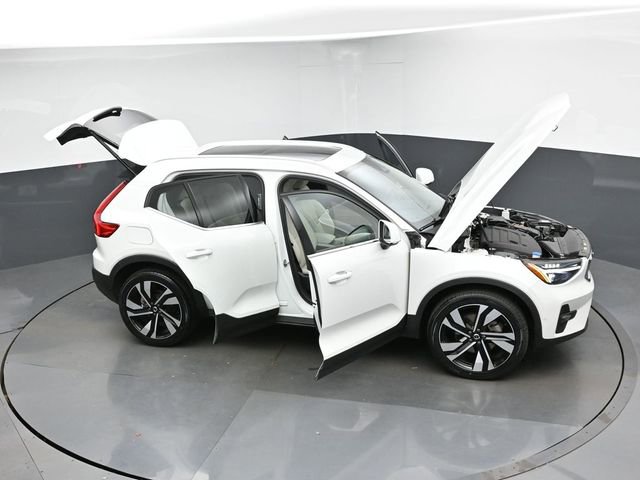 Used 2024 Volvo XC40 B5 Plus w/ Protection Package Premier AWD/4WD image 50