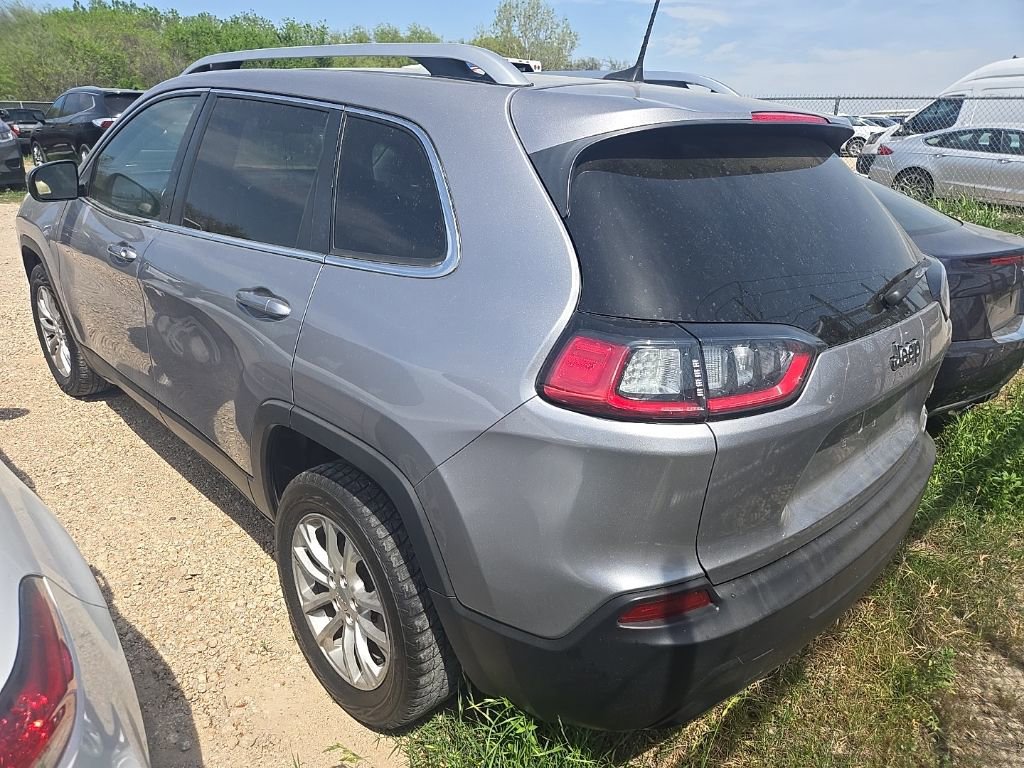 Used 2019 Jeep Cherokee Latitude w/ Popular Appearance Group image 2