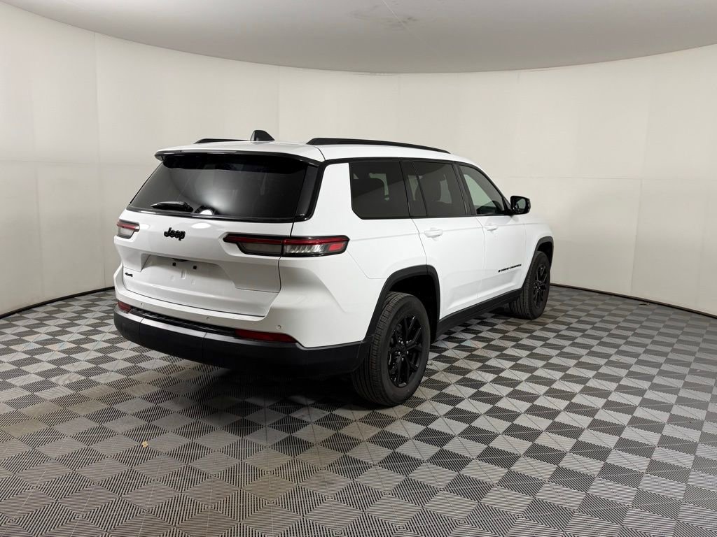 Used 2025 Jeep Grand Cherokee L Altitude image 11