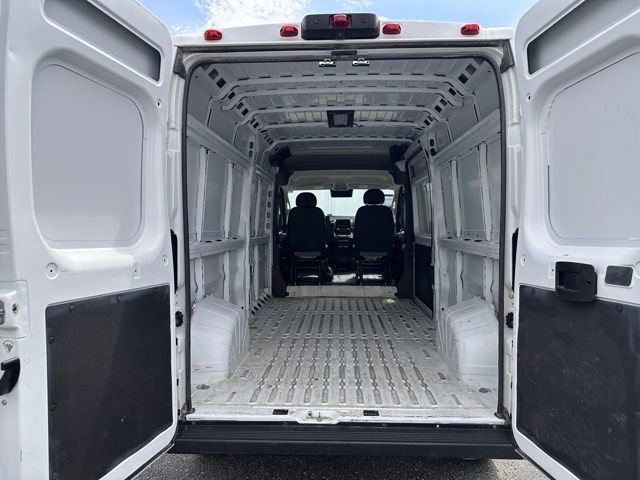 Used 2025 RAM ProMaster 2500 w/ Convenience Group FWD image 17